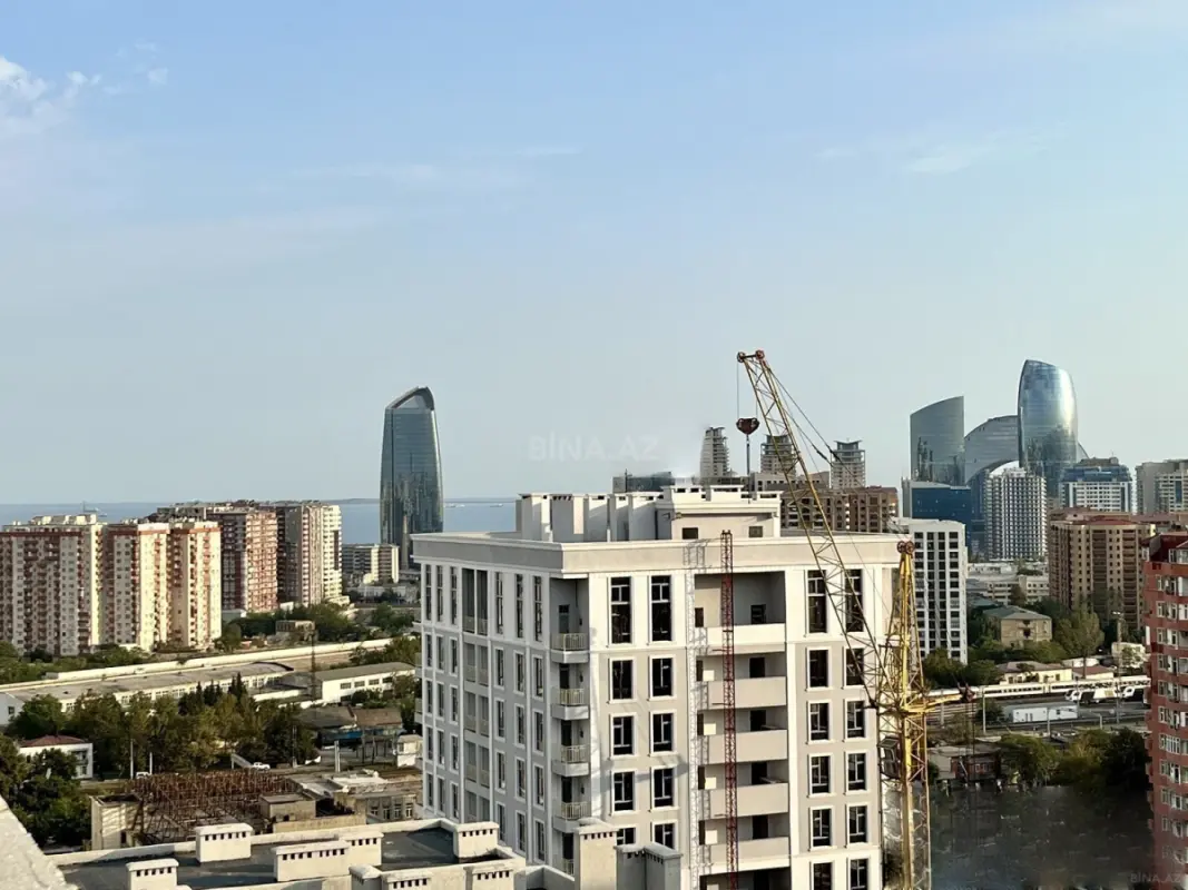 Satılır 3 otaqlı mənzil 152 m²