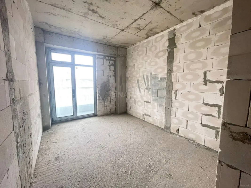 Satılır 3 otaqlı mənzil 192 m²
