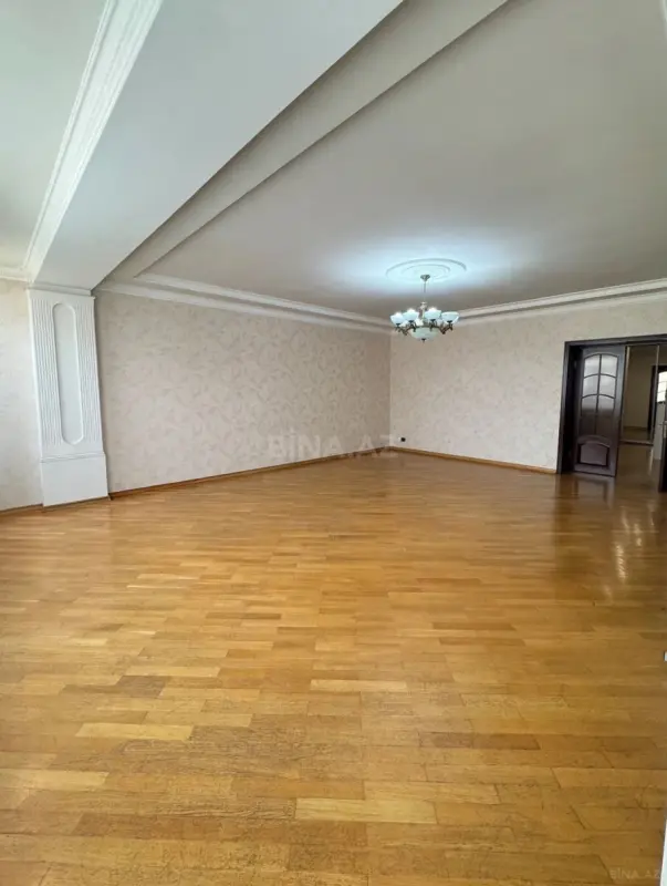 Kirayə verilir 4 otaqlı ofis 200 m²