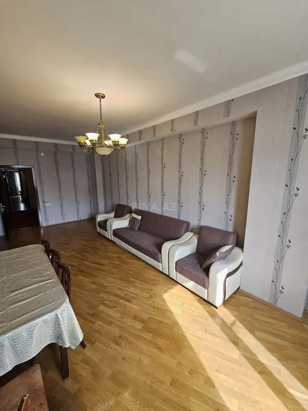 Kirayə verilir 4 otaqlı mənzil 110 m²