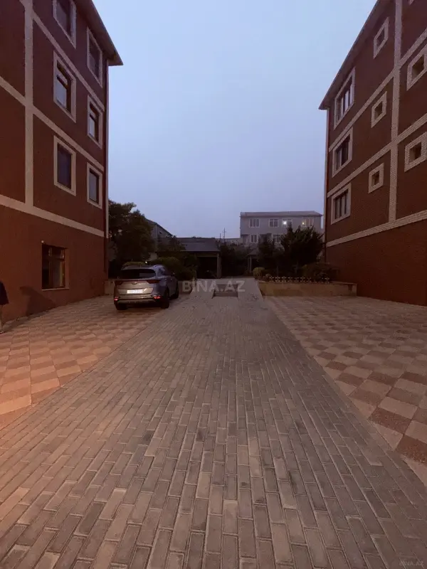 Satılır 4 otaqlı mənzil 180 m²
