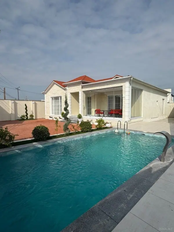Satılır 4 otaqlı həyət evi 180 m²