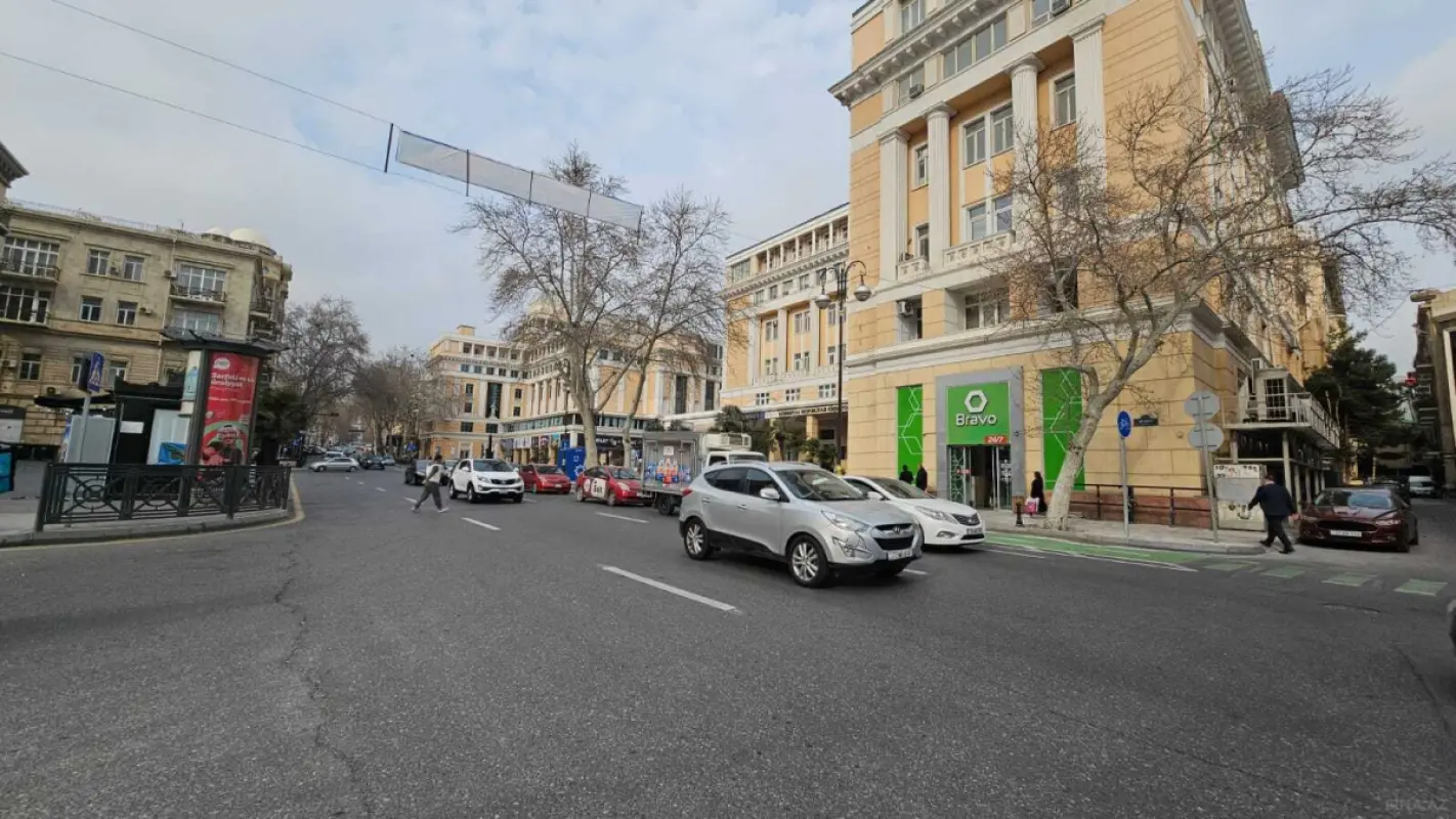 Satılır 3 otaqlı mənzil 110 m²