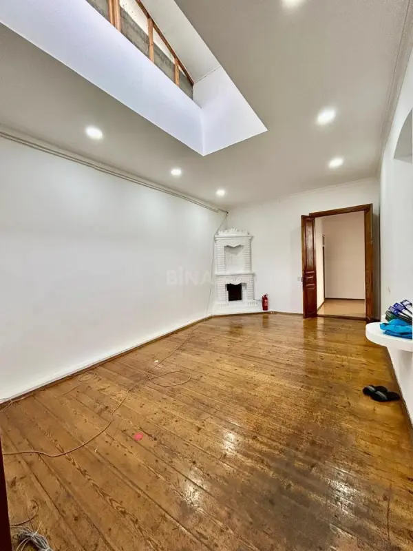 Kirayə verilir 3 otaqlı ofis 120 m²