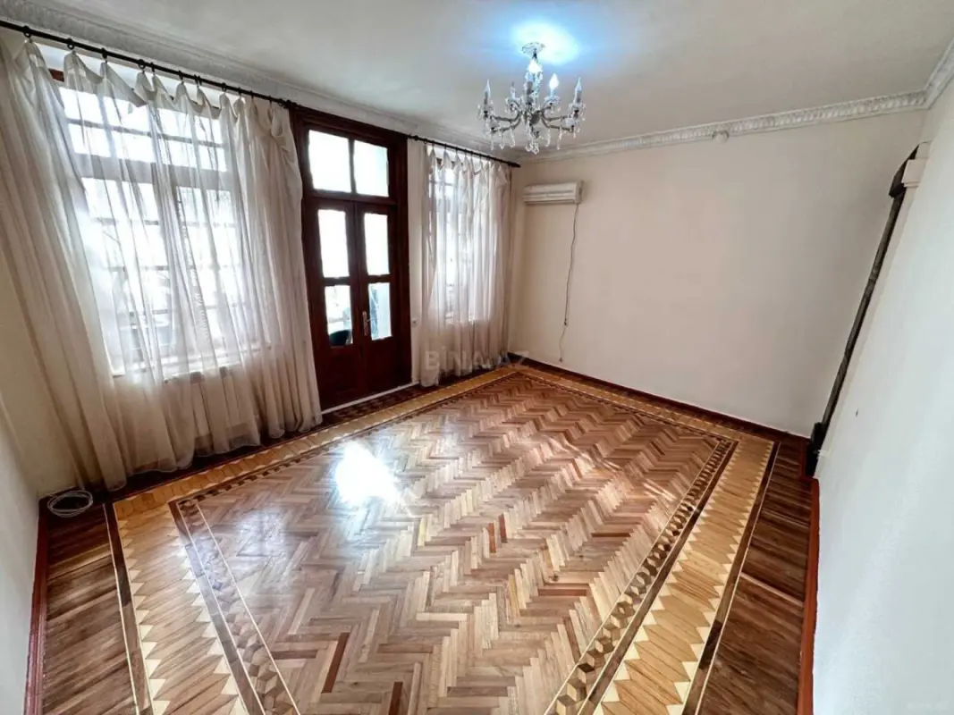 Kirayə verilir 4 otaqlı ofis 110 m²