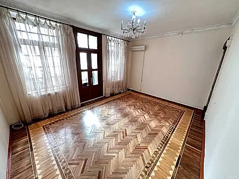 Kirayə verilir 4 otaqlı ofis 110 m² — Bakı 4 otaq 110.00 m²