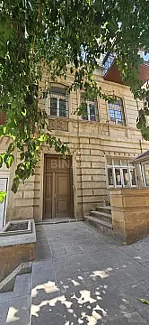 Kirayə verilir obyekt 230 m² — Bakı 230.00 m²