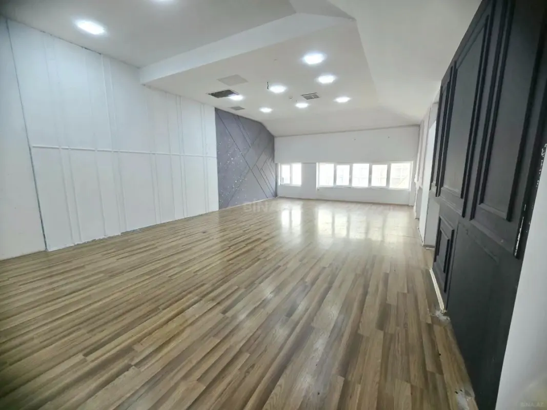 Kirayə verilir 4 otaqlı ofis 220 m²