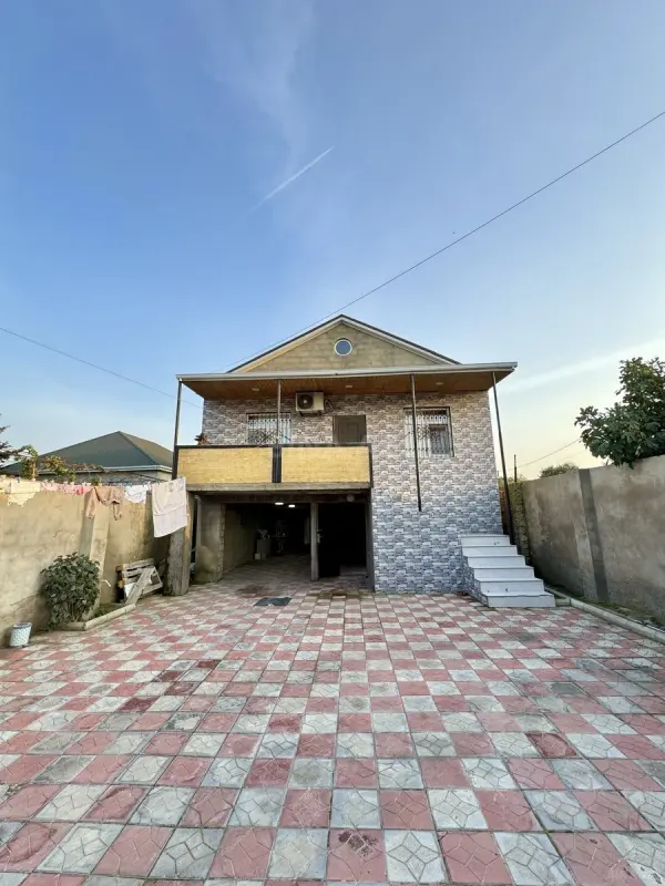 Satılır 5 otaqlı həyət evi 150 m²
