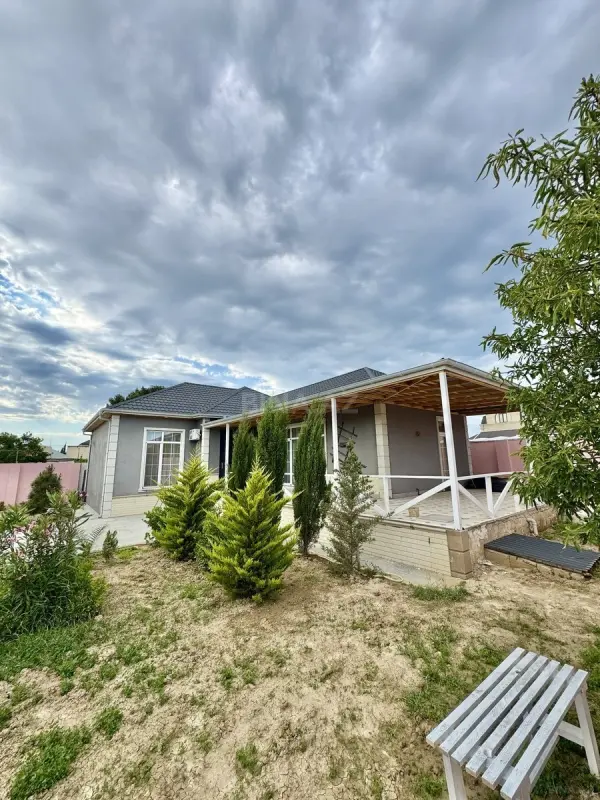 Satılır 4 otaqlı həyət evi 145 m²