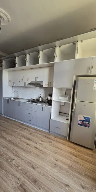 Kirayə verilir 2 otaqlı mənzil 110 m²