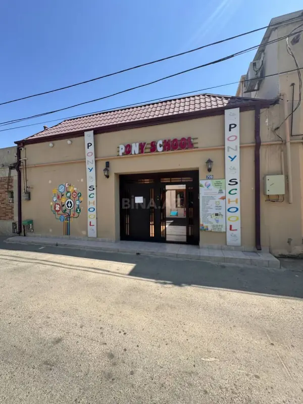 Satılır 9 otaqlı həyət evi 240 m²