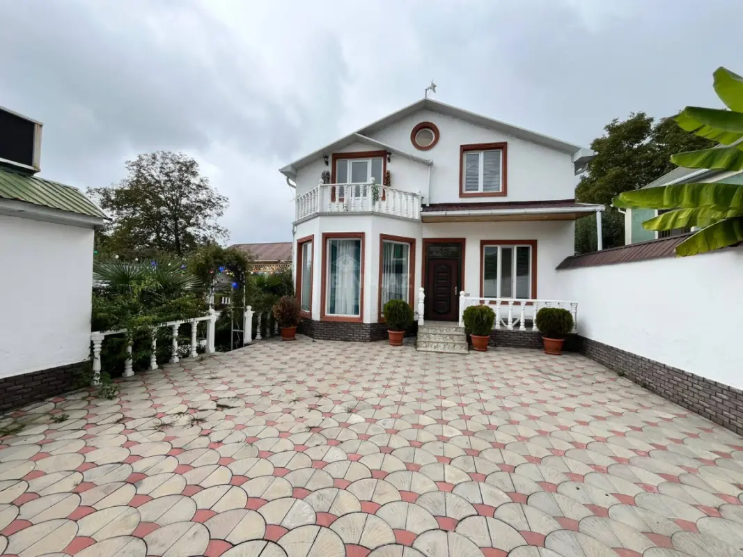 Satılır 6 otaqlı həyət evi 170 m²