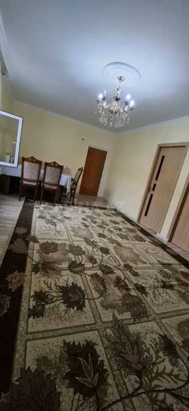 Satılır 8 otaqlı həyət evi 114 m²