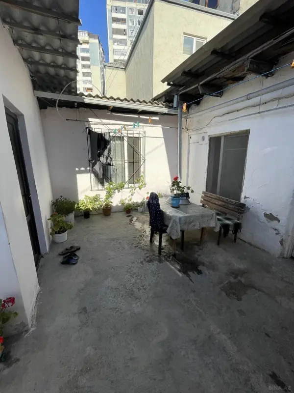 Satılır 4 otaqlı həyət evi 140 m²