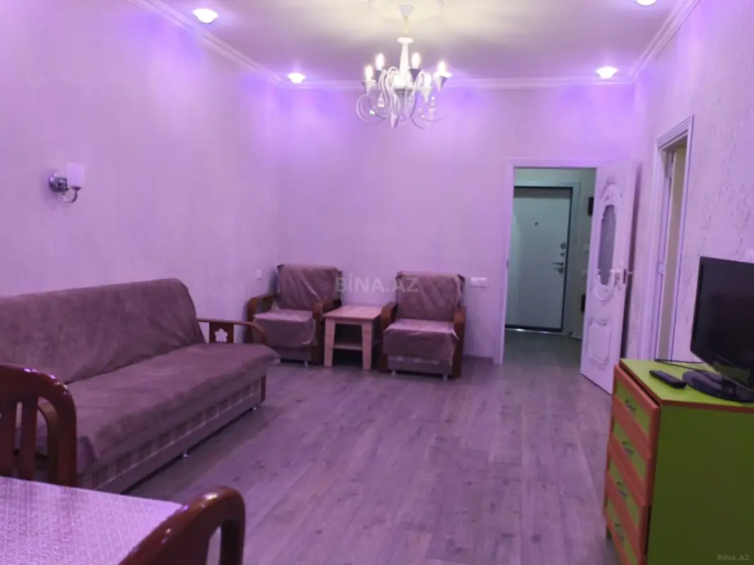 Kirayə verilir 2 otaqlı mənzil 70 m²