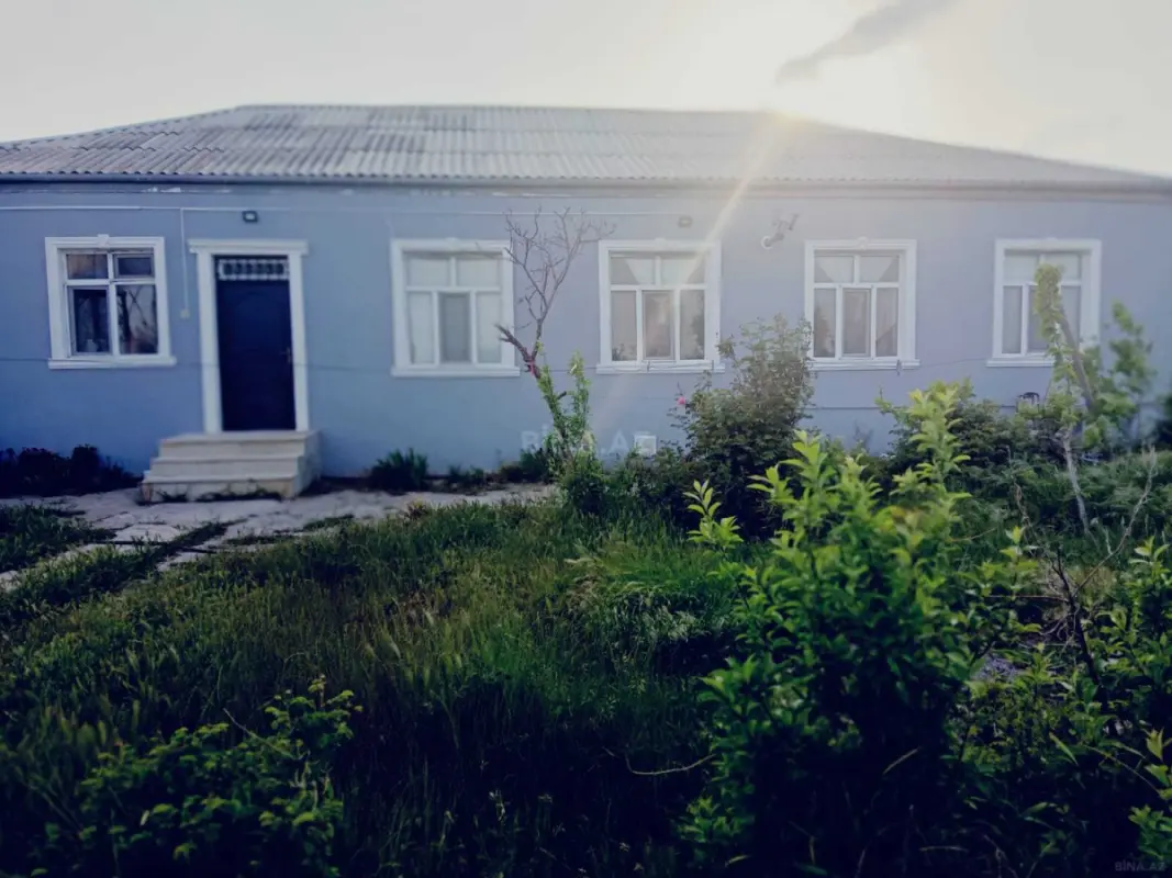 Satılır 3 otaqlı həyət evi 250 m²