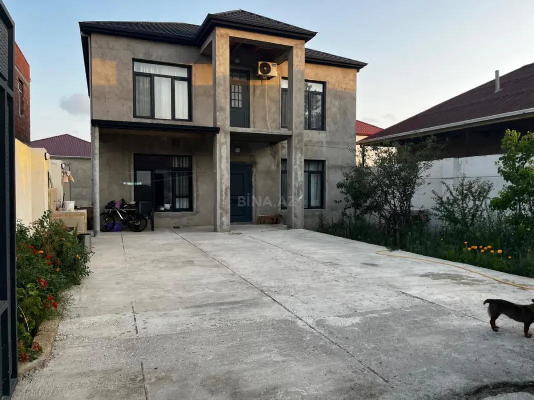Satılır 5 otaqlı həyət evi 200 m²