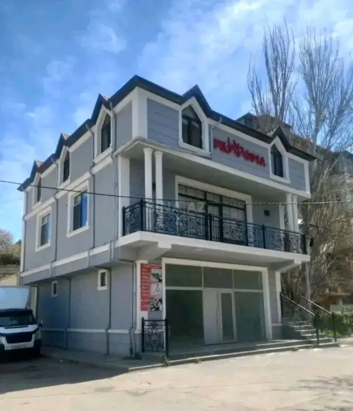 Satılır obyekt 265 m²