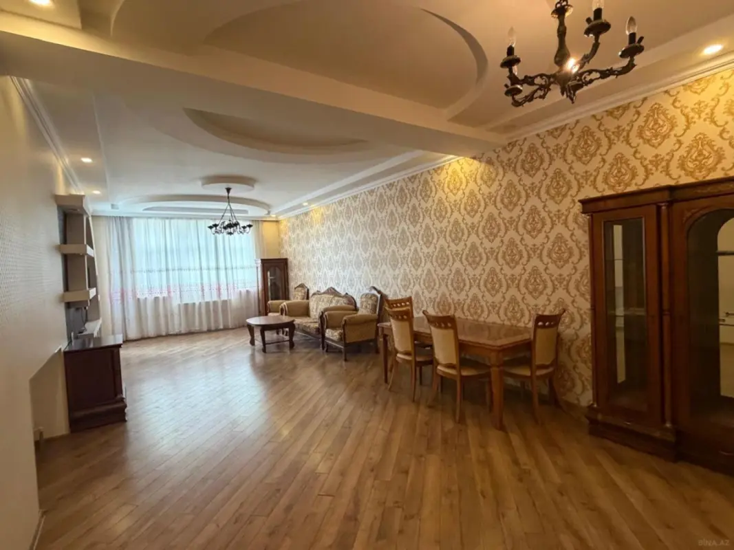 Kirayə verilir 3 otaqlı mənzil 150 m²