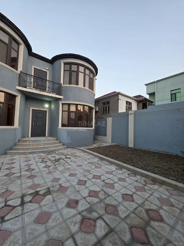 Satılır 6 otaqlı həyət evi 220 m²