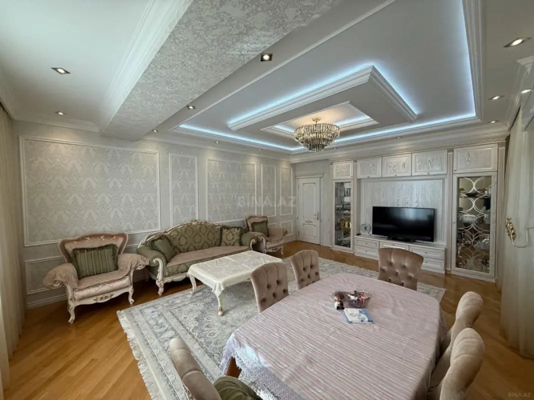 Satılır 3 otaqlı mənzil 123 m²