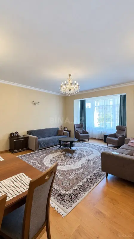 Satılır 4 otaqlı mənzil 143 m²