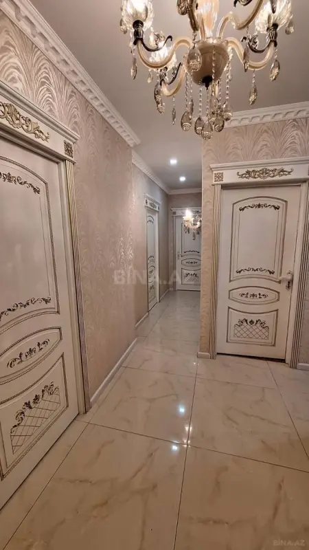 Satılır 5 otaqlı mənzil 120 m²
