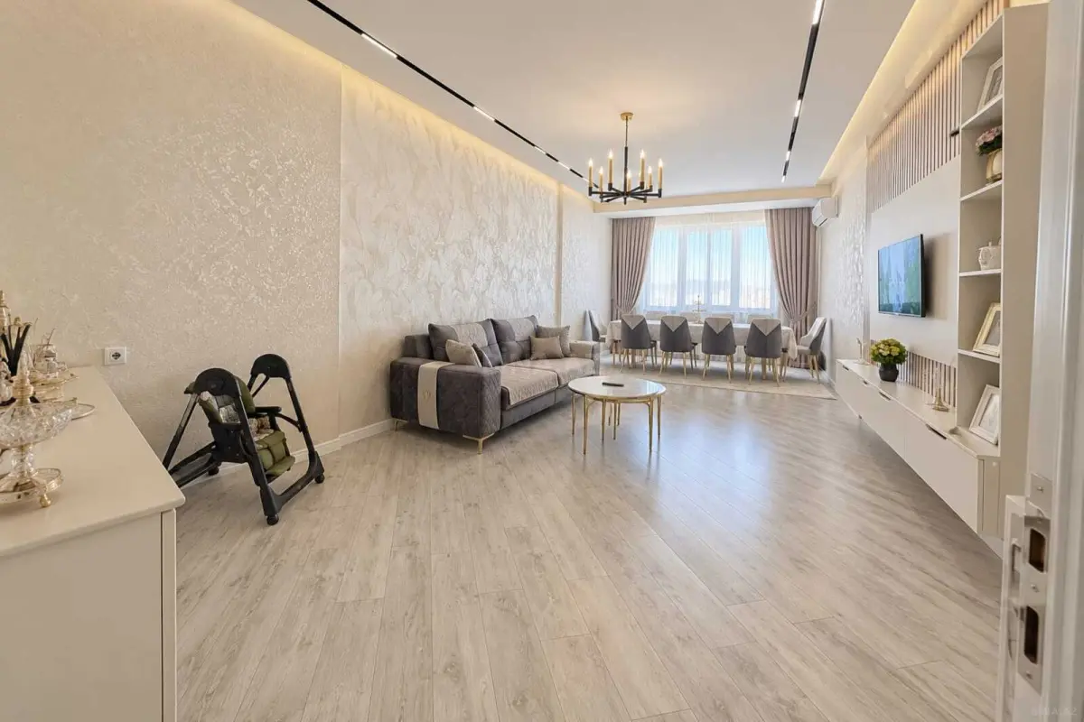 Satılır 3 otaqlı mənzil 105 m²