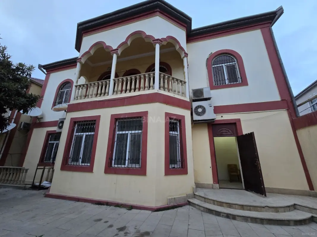 Kirayə verilir 7 otaqlı həyət evi 370 m²