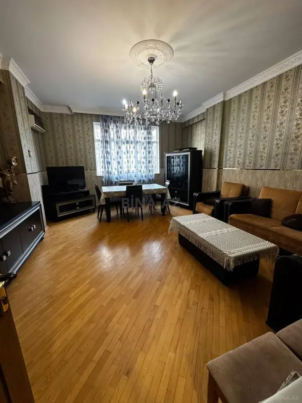 Kirayə verilir 3 otaqlı mənzil 130 m²