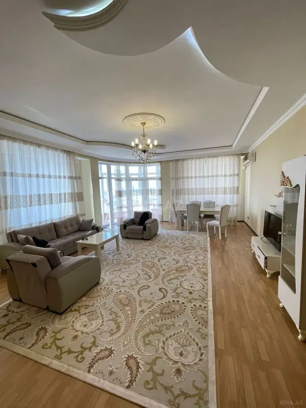 Kirayə verilir 2 otaqlı mənzil 110 m²