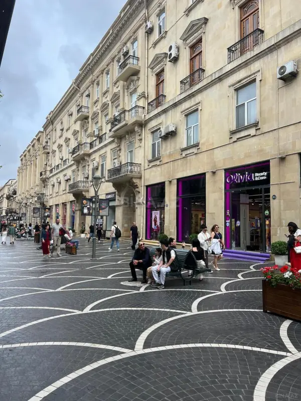 Kirayə verilir 1 otaqlı ofis 27 m²