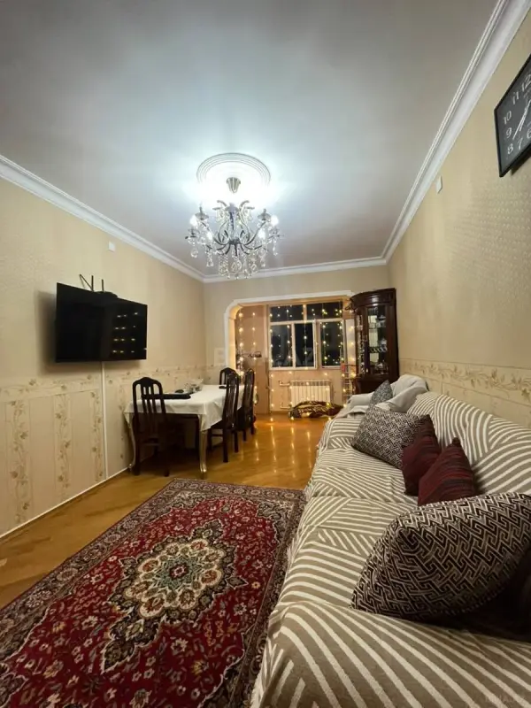 Satılır 2 otaqlı mənzil 68 m²