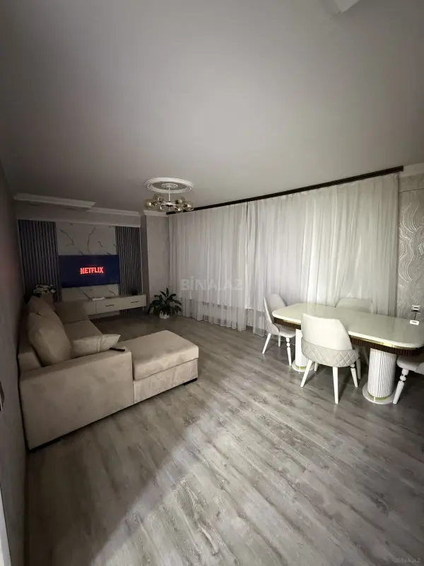 Kirayə verilir 2 otaqlı mənzil 82 m²