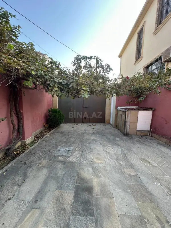 Satılır 5 otaqlı həyət evi 220 m²