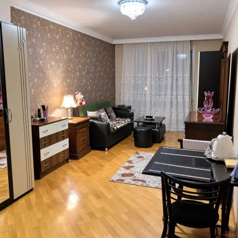 Satılır 2 otaqlı mənzil 100 m²