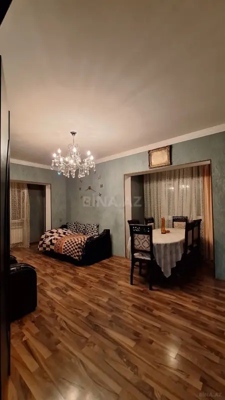 Satılır 2 otaqlı mənzil 72 m²