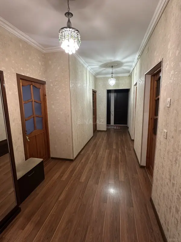 Satılır 5 otaqlı mənzil 120 m²