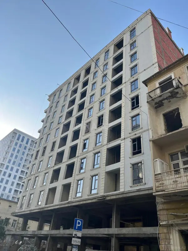Satılır 3 otaqlı mənzil 106 m²