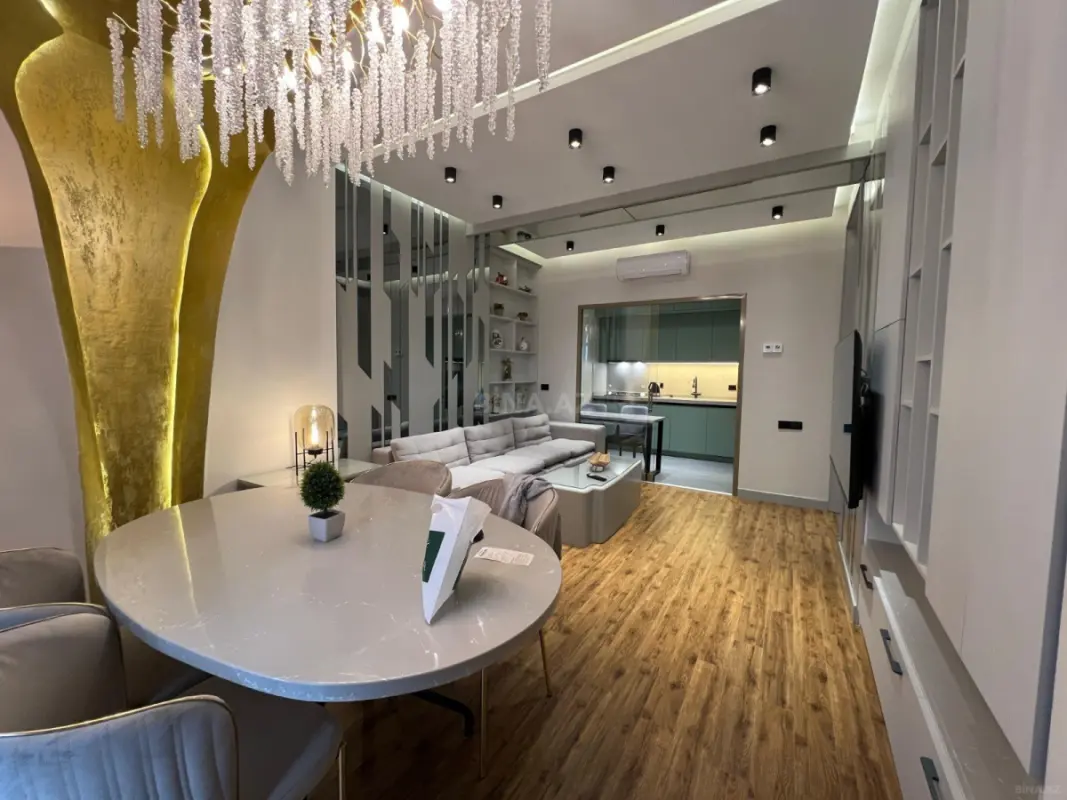 Kirayə verilir 2 otaqlı mənzil 65 m²