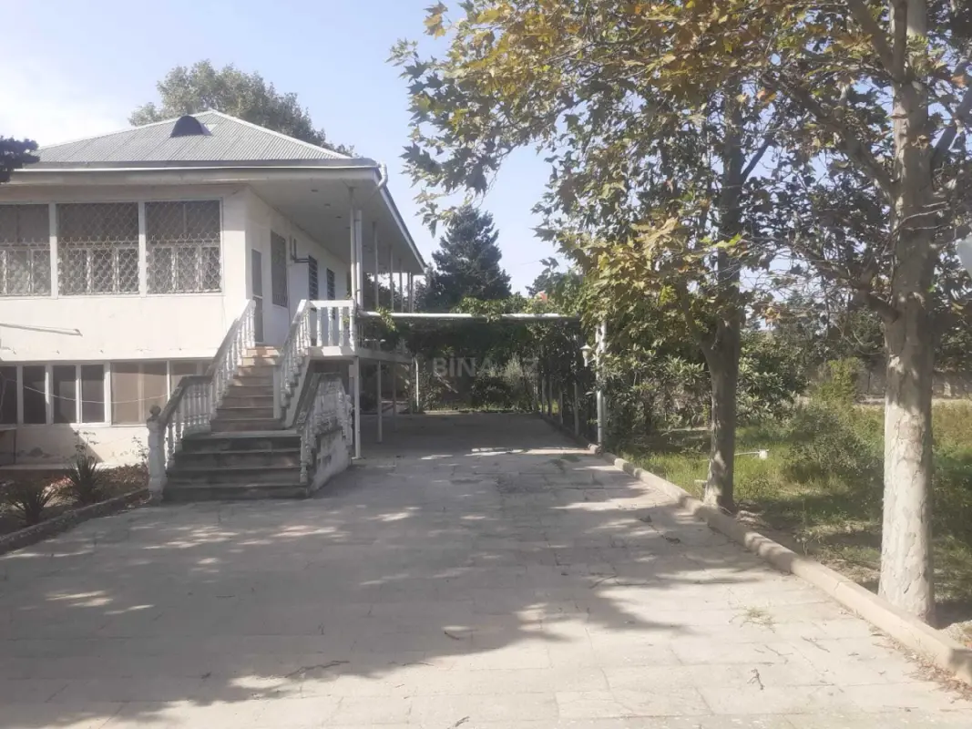 Satılır 5 otaqlı həyət evi 100 m²