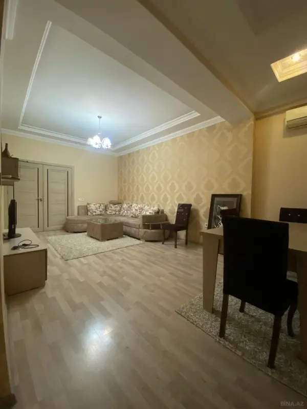 Kirayə verilir 2 otaqlı mənzil 67 m²