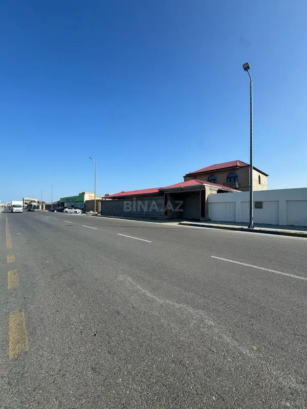 Satılır 12 otaqlı həyət evi 920 m²