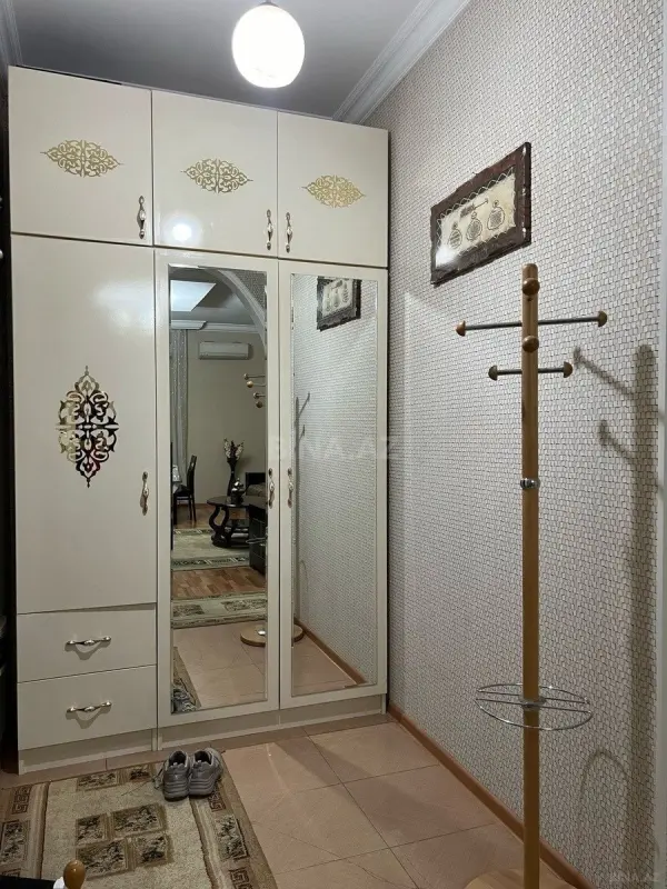 Satılır 3 otaqlı mənzil 110 m²