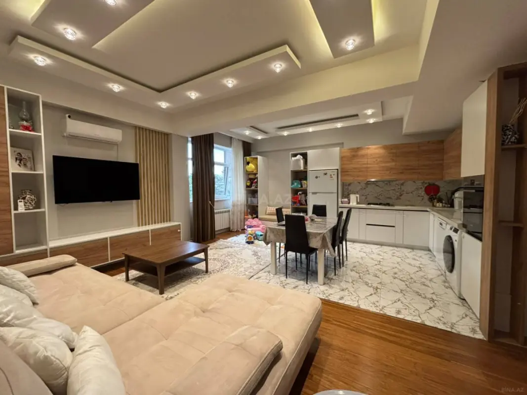 Satılır 3 otaqlı mənzil 130 m²