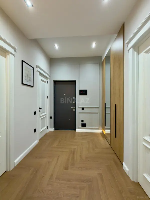 Satılır 3 otaqlı mənzil 93 m²