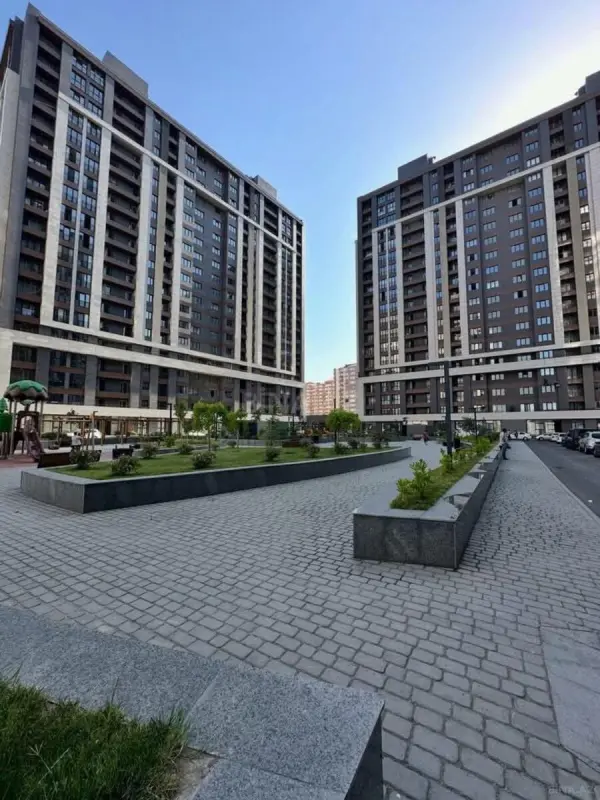 Satılır 3 otaqlı mənzil 128 m²