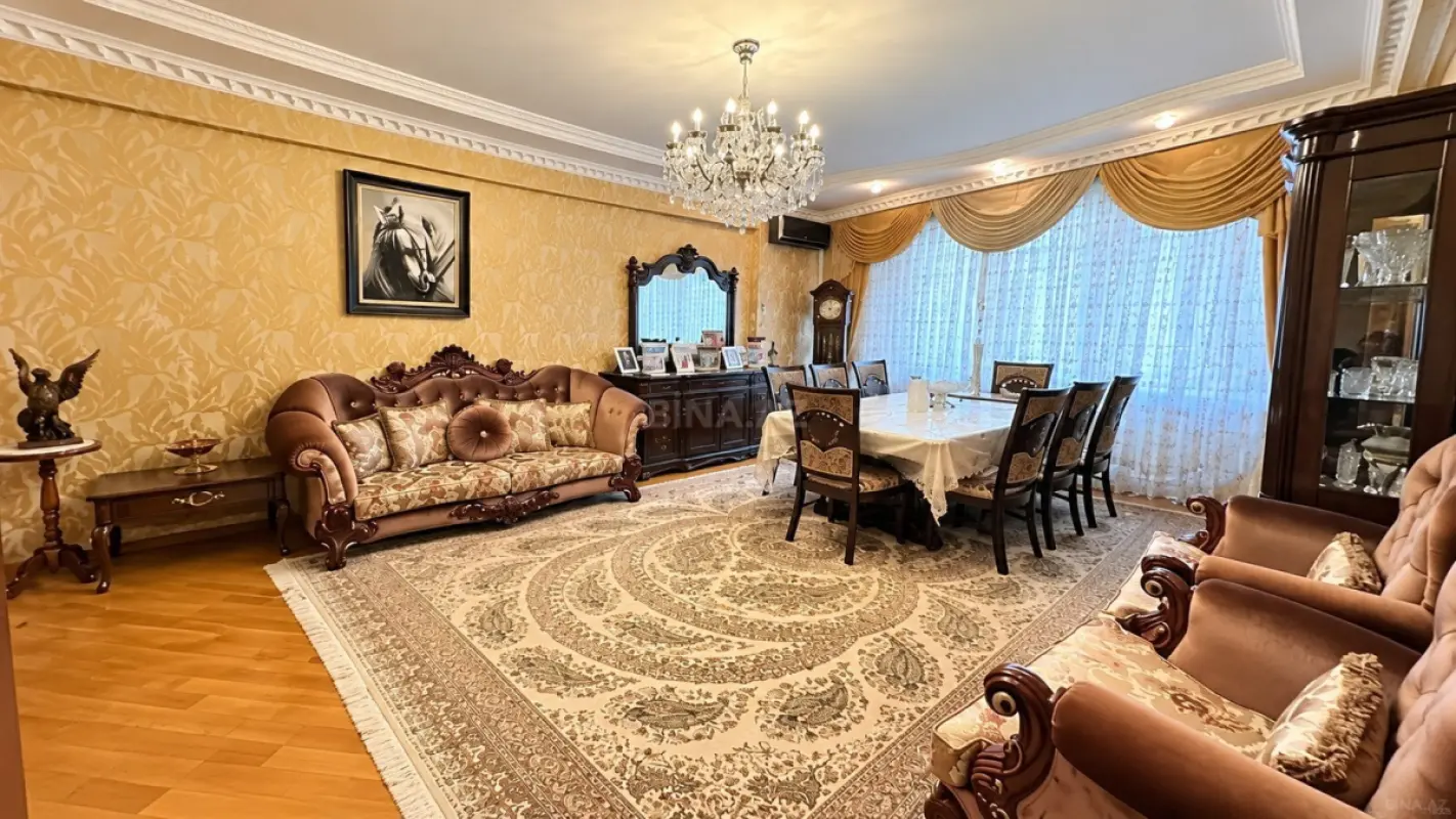 Satılır 3 otaqlı mənzil 126 m²