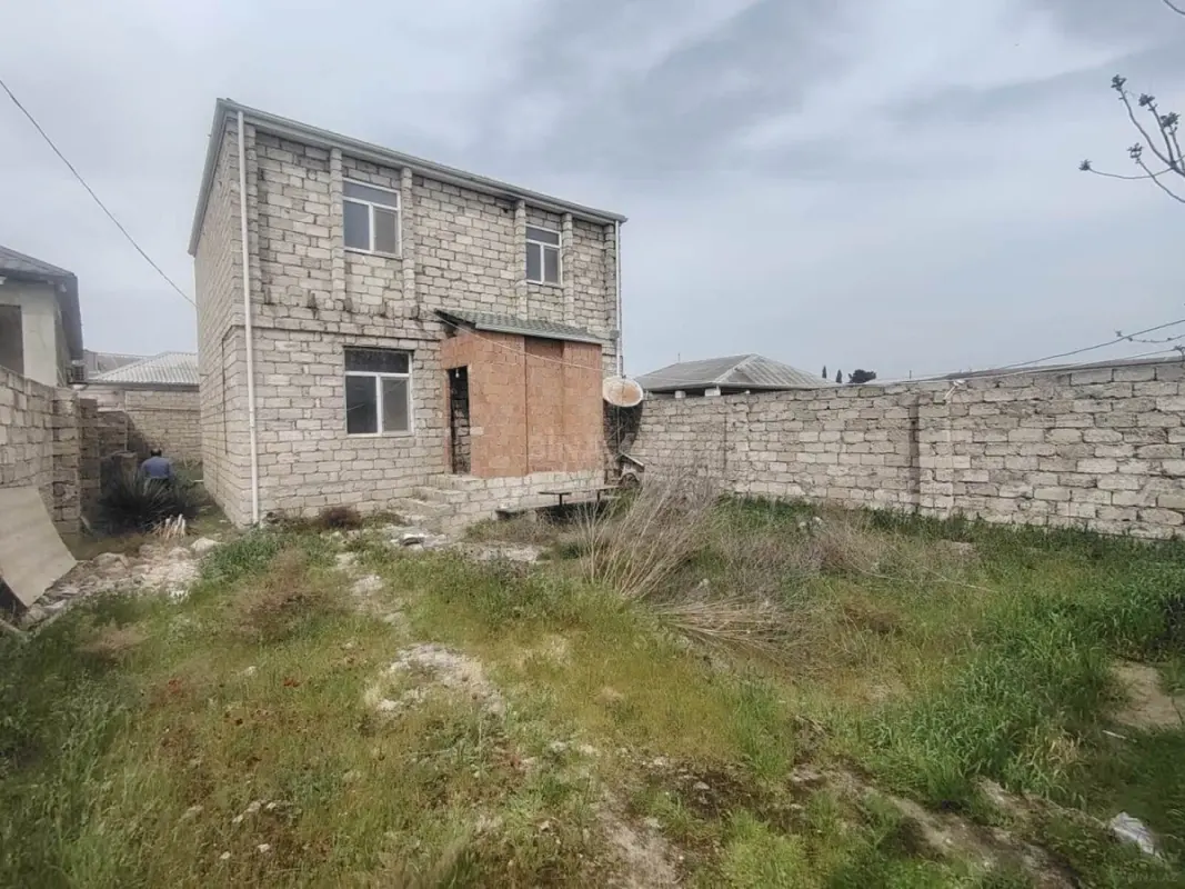 Satılır 4 otaqlı həyət evi 140 m²